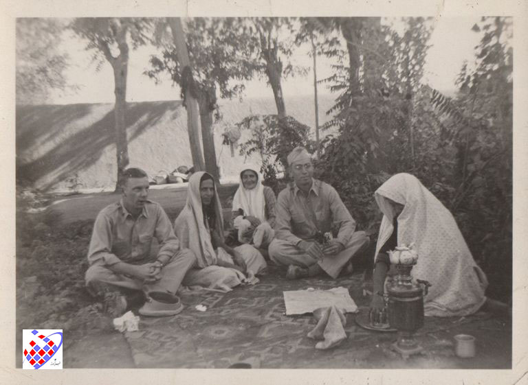  برسر سفره در روستا